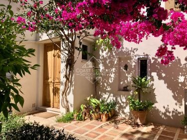 Encantadora villa familiar con fantásticos comedores al aire libre en Sotogrande Alto