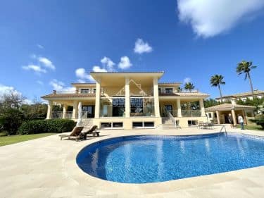Impressive villa with incredible views in the G-Zone of Sotogrande Alto for sale 
