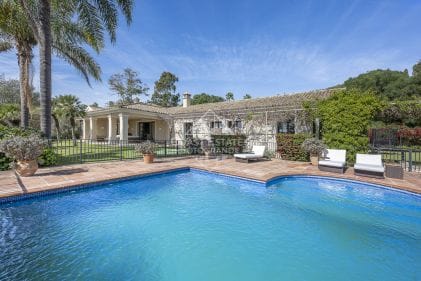 Lujosa villa de 5 dormitorios en venta en Sotogrande Alto