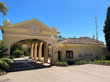 Geräumige Wohnung mit vier Schlafzimmern zur Langzeitmiete in der Urbanisation Valgrande, Sotogrande