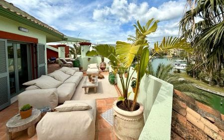 Modernes 3-Schlafzimmer-Duplex-Penthouse auf der Isla Tortuga im Yachthafen von Sotogrande